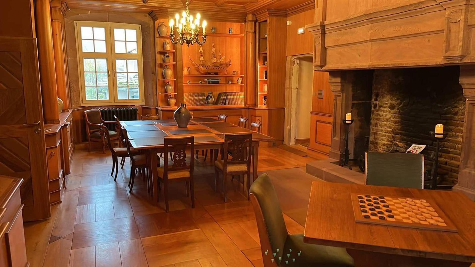 Domaine La Cour Des Nobles - Demeure, Maison Et Appartements Au Coeur De Riquewihr Dış mekan fotoğraf